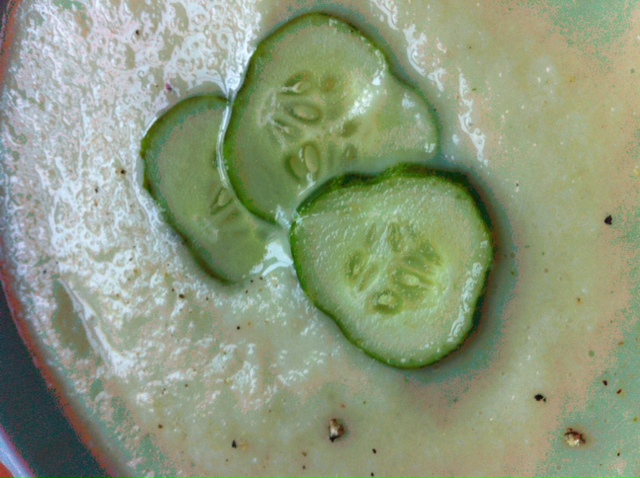 cold cucumber soup –  simple and quick (vegetarian)